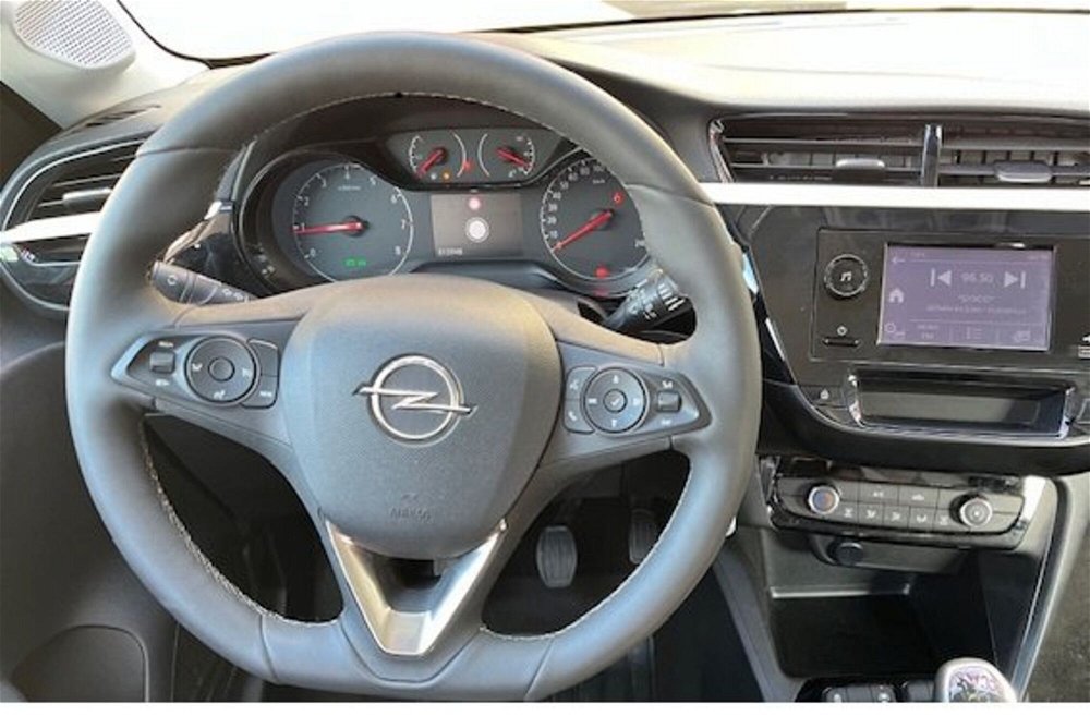 Opel Corsa 1.2 Design & Tech del 2023 usata a Inveruno (4)