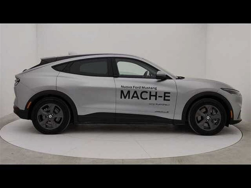 Ford Mustang Mach-E Extended 294CV del 2022 usata a Ragusa (3)