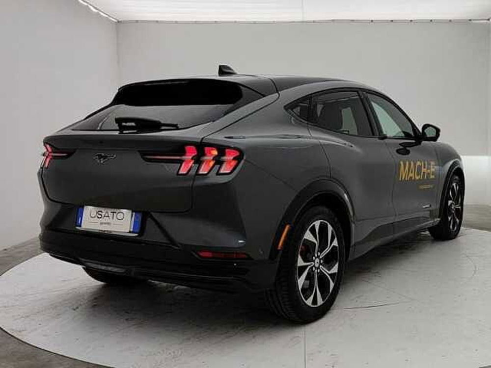 Ford Mustang Mach-E Extended 294CV Premium  del 2023 usata a Ragusa (3)