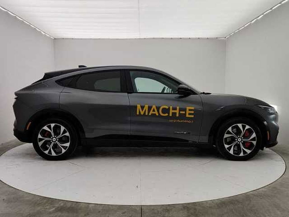 Ford Mustang Mach-E Extended 294CV Premium  del 2023 usata a Ragusa (4)