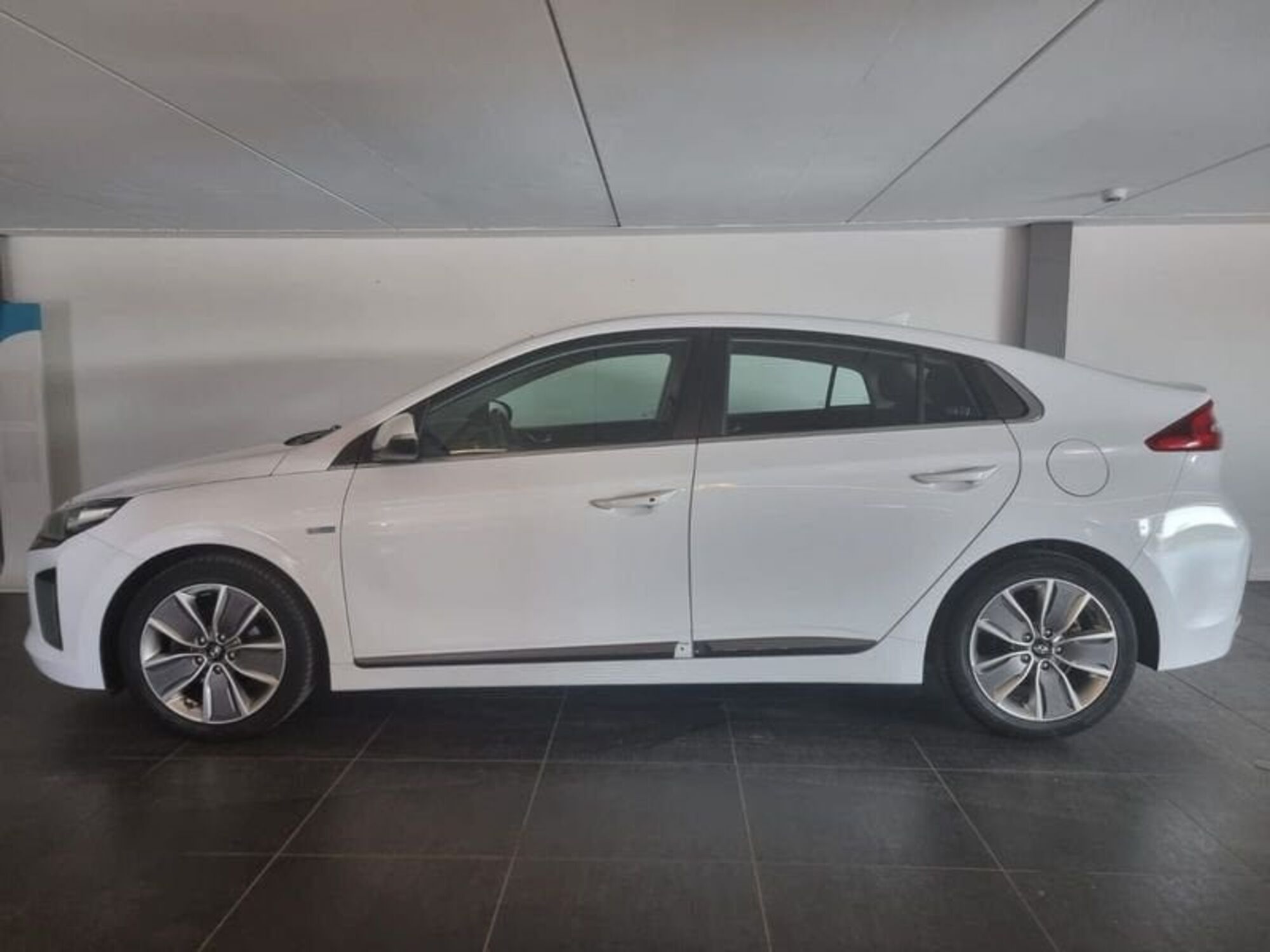 Hyundai Ioniq Hybrid DCT Style  del 2018 usata a Bassano del Grappa