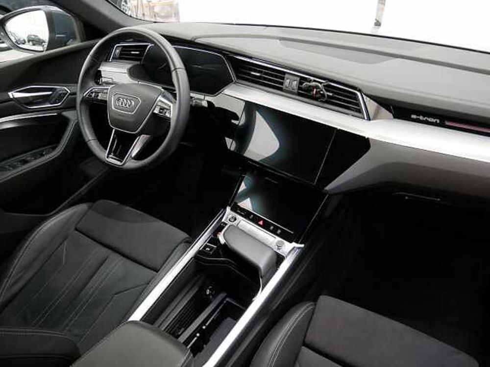 Audi Q8 Sportback usata a Varese (11)