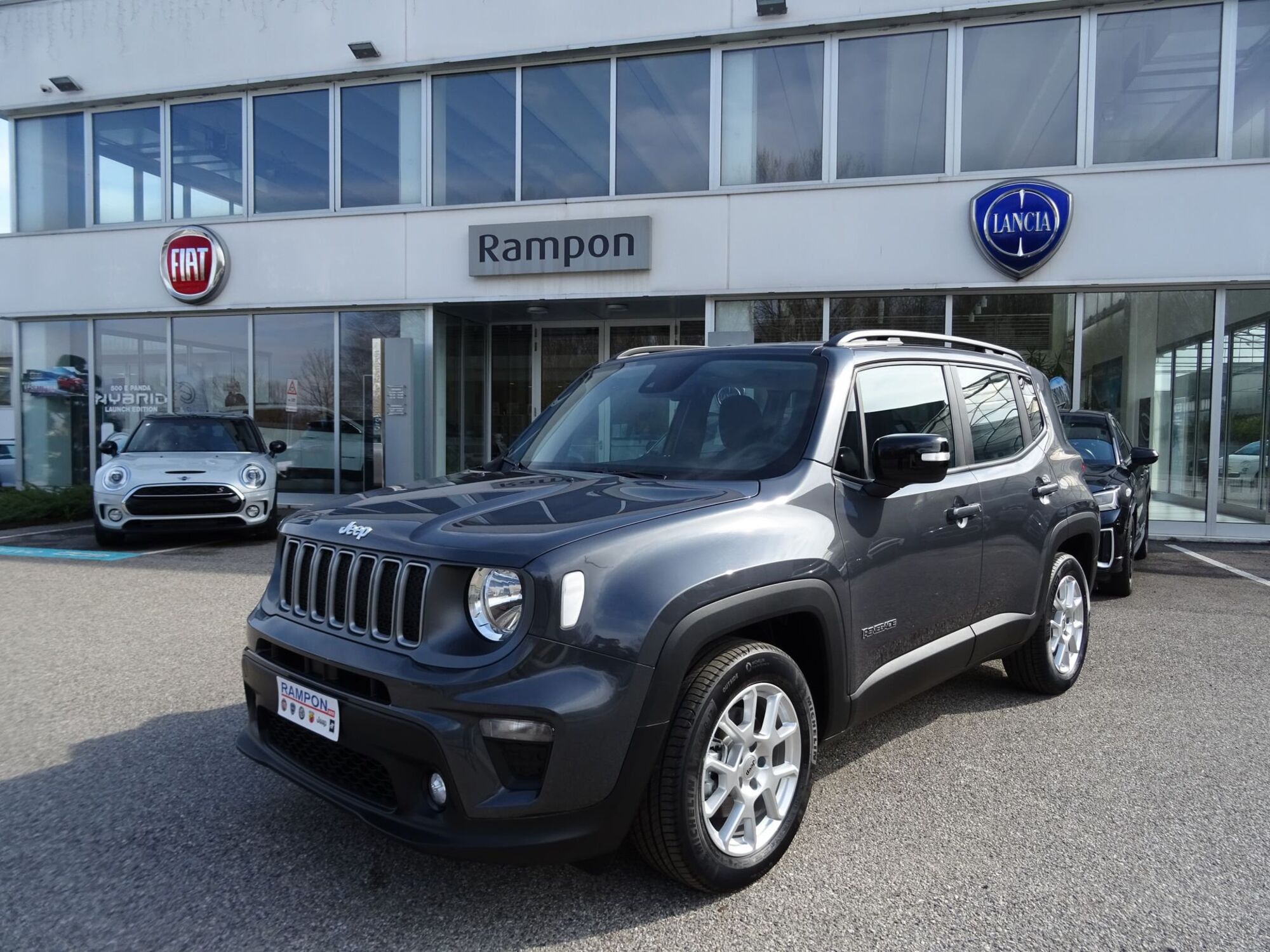 Jeep Renegade 1.5 Turbo T4 MHEV Limited  nuova a San Dona&#039; Di Piave