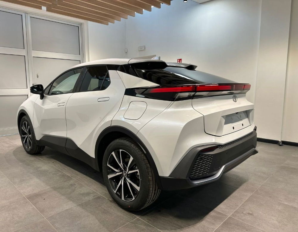 Toyota Toyota C-HR nuova a Ferrara (15)