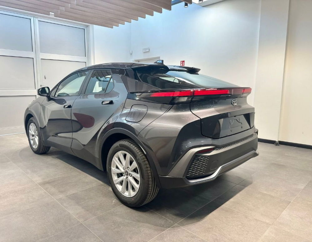 Toyota Toyota C-HR nuova a Ferrara (15)