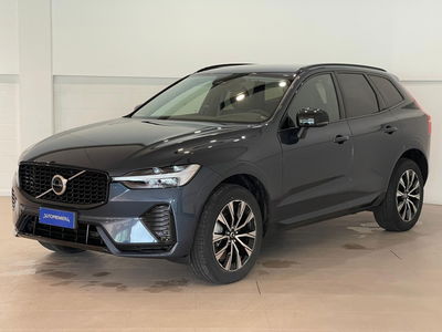 Volvo XC60 B4 (d) AWD automatico Plus Dark nuova a Como