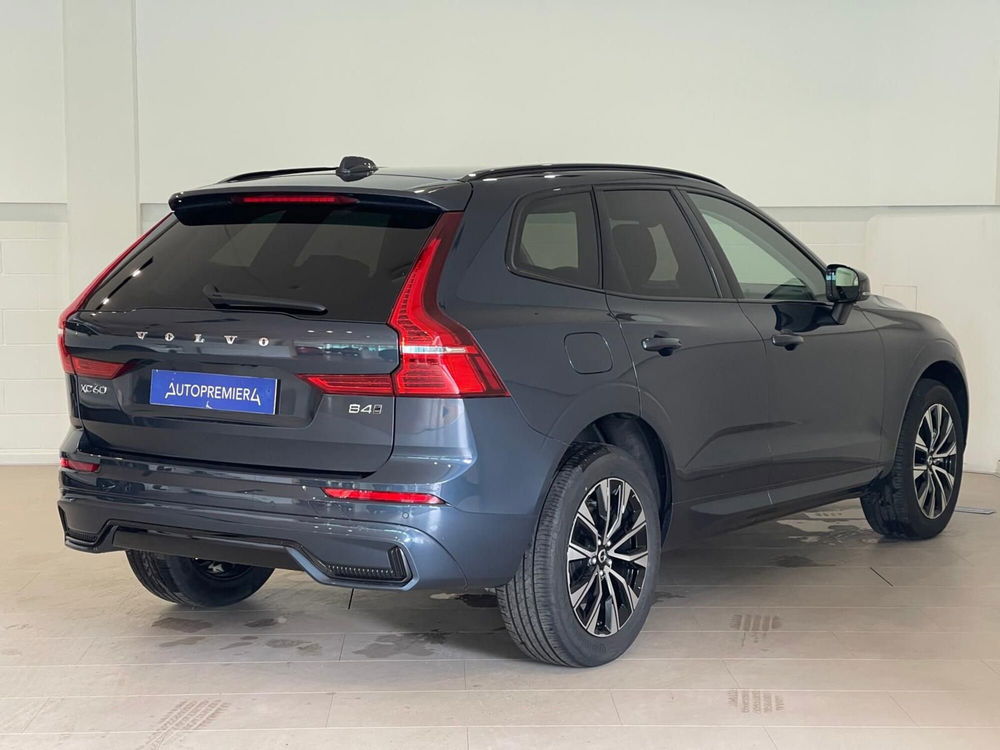 Volvo XC60 nuova a Como (5)