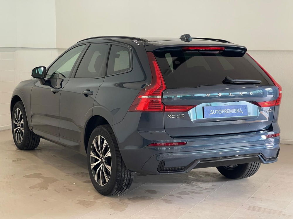 Volvo XC60 nuova a Como (7)