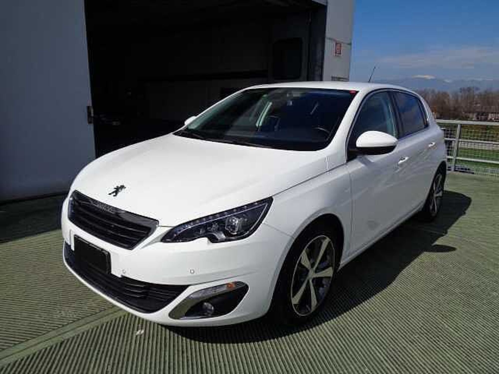 Peugeot 308 BlueHDi 120 S&amp;S Allure  del 2017 usata a Castelfranco Veneto