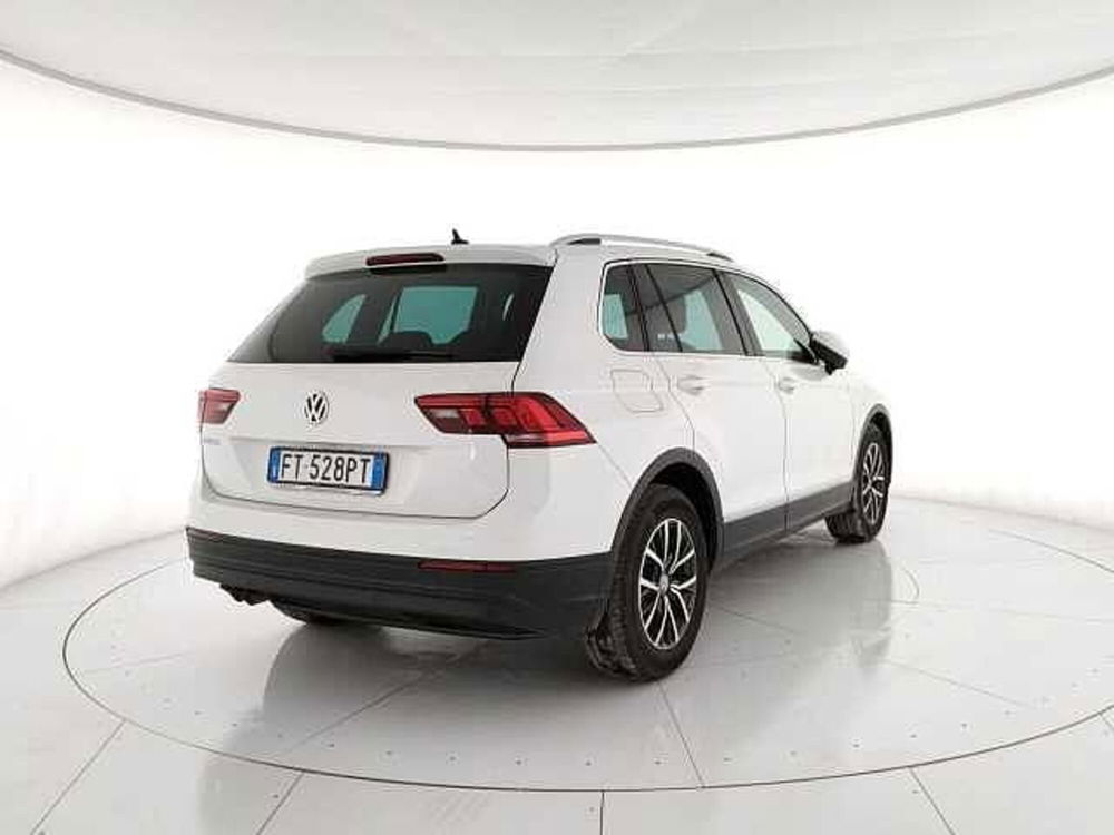 Volkswagen Tiguan 1.6 TDI SCR Business BlueMotion Technology  del 2019 usata a Roma (2)