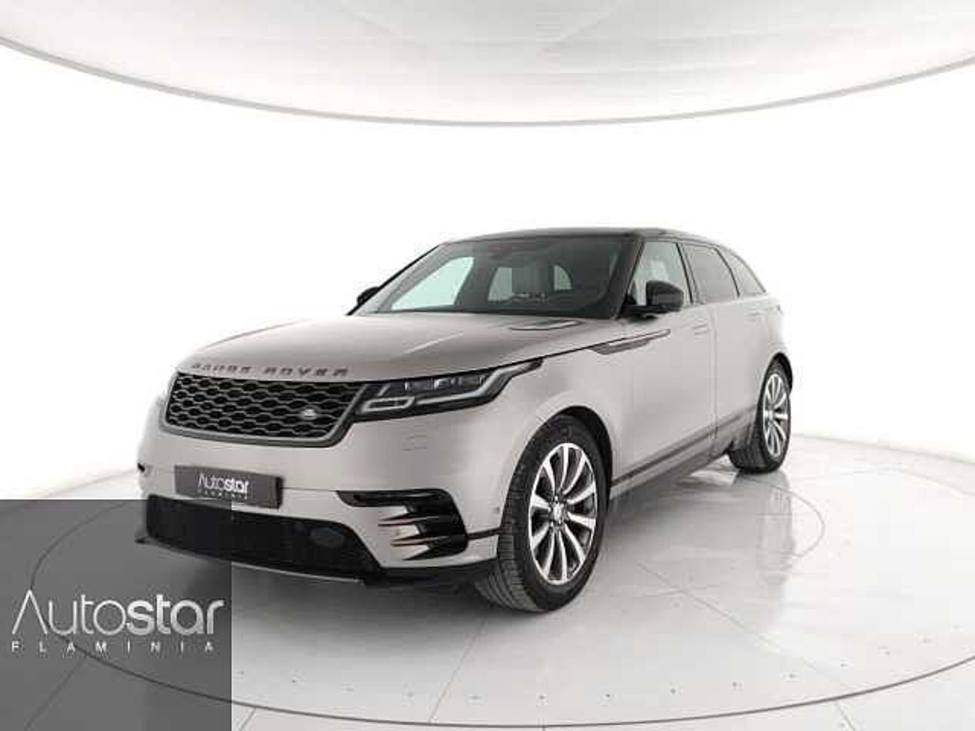 Land Rover Range Rover Velar 3.0D V6 300 CV R-Dynamic HSE  del 2019 usata a Roma