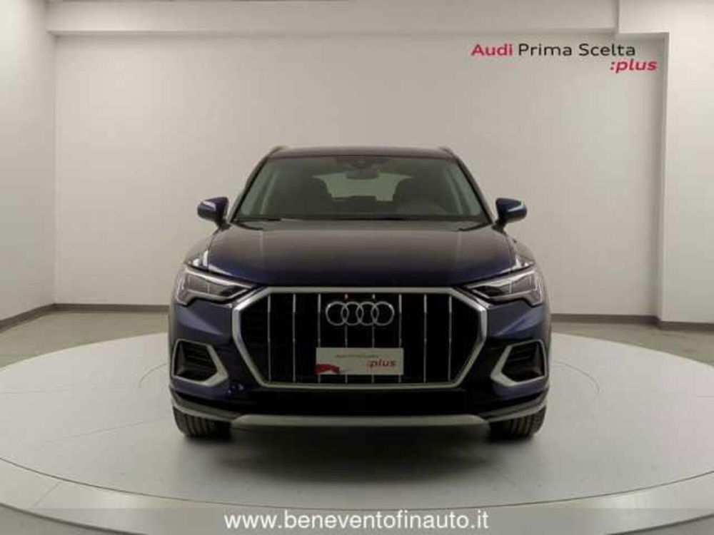 Audi Q3 35 2.0 tdi Business s-tronic del 2023 usata a Pratola Serra (2)