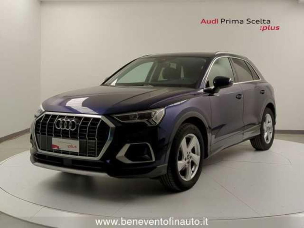 Audi Q3 35 2.0 tdi Business s-tronic del 2023 usata a Pratola Serra (3)