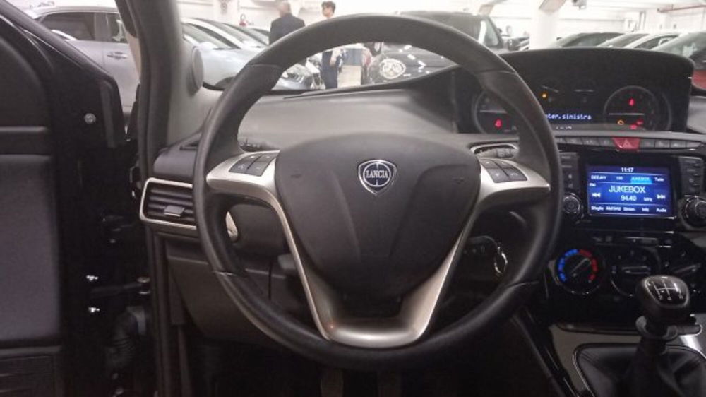 Lancia Ypsilon usata a Torino (10)