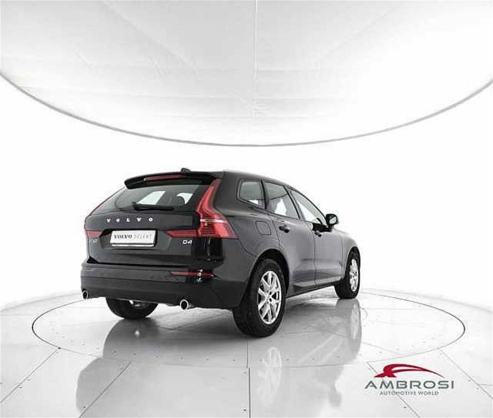 Volvo XC60 D4 AWD Geartronic Business  del 2019 usata a Viterbo (3)