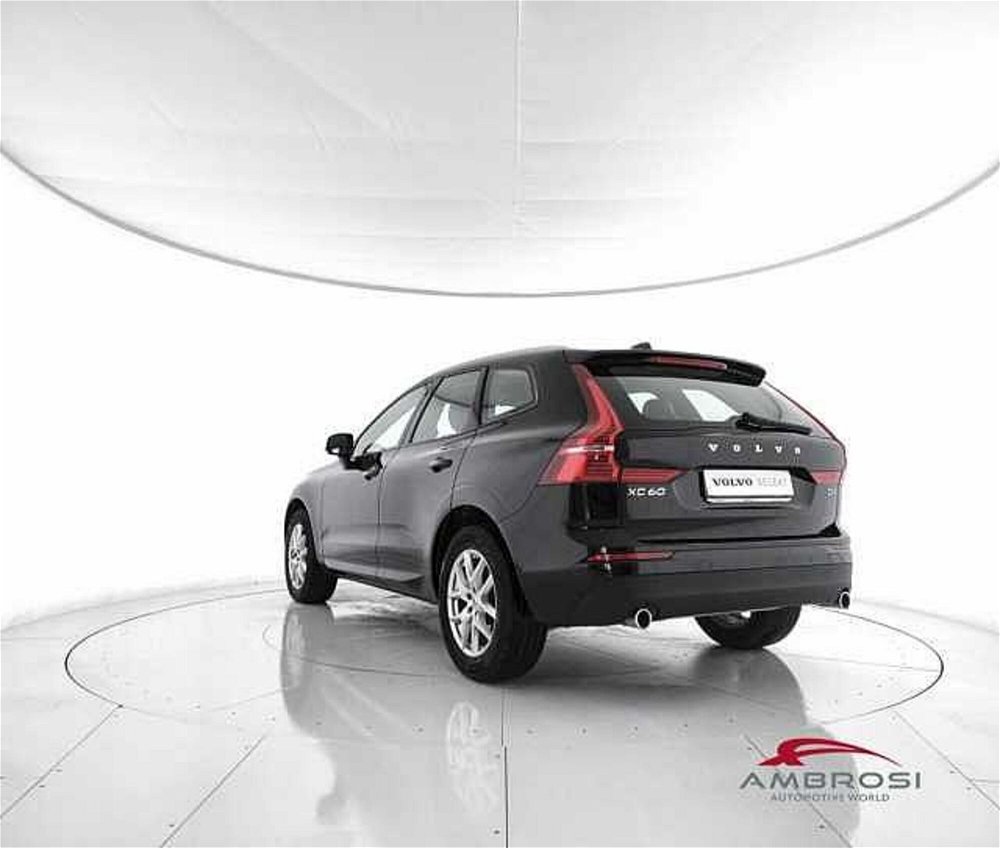 Volvo XC60 D4 AWD Geartronic Business  del 2019 usata a Viterbo (4)