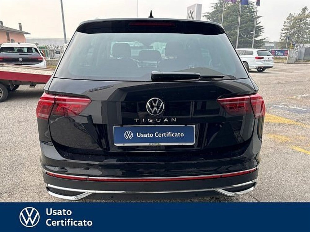 Volkswagen Tiguan 1.5 TSI 150 CV DSG ACT Elegance nuova a Vicenza (4)