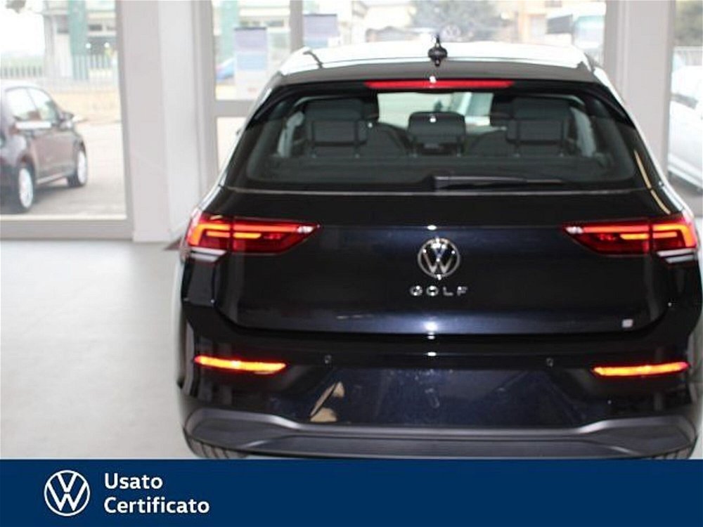 Volkswagen Golf 1.5 TGI DSG Life del 2021 usata a Vicenza (4)