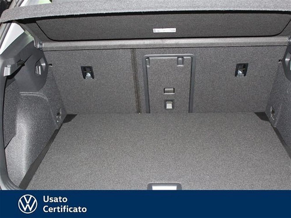 Volkswagen Golf 1.5 TGI DSG Life del 2021 usata a Vicenza (5)
