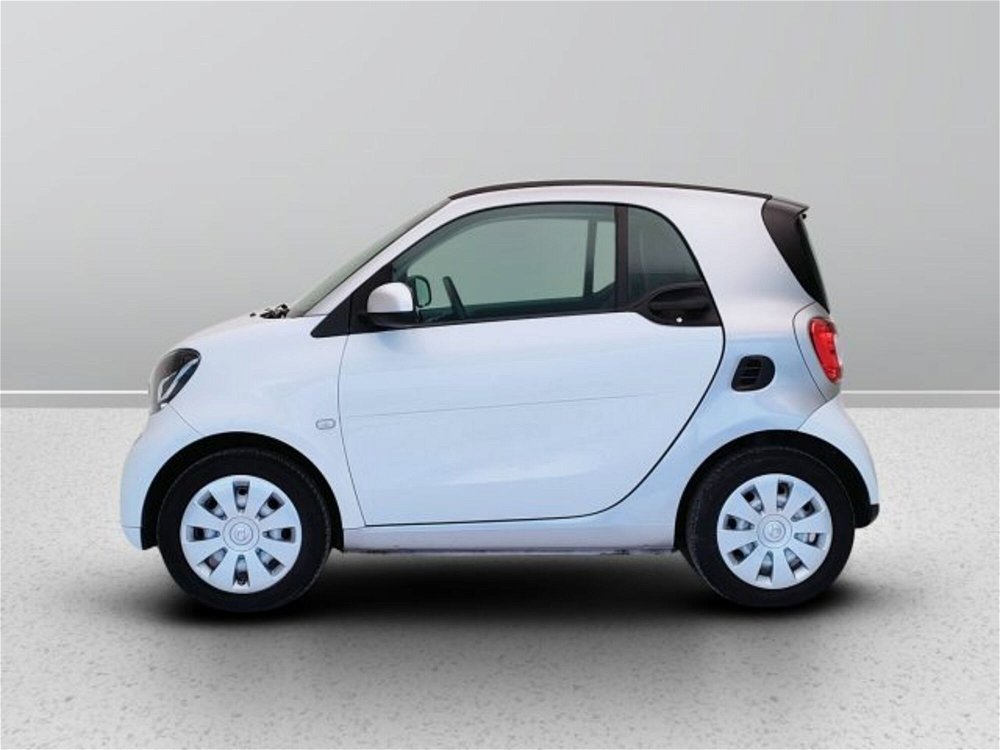 smart Fortwo 70 1.0 twinamic Youngster  del 2019 usata a Mosciano Sant'Angelo (3)