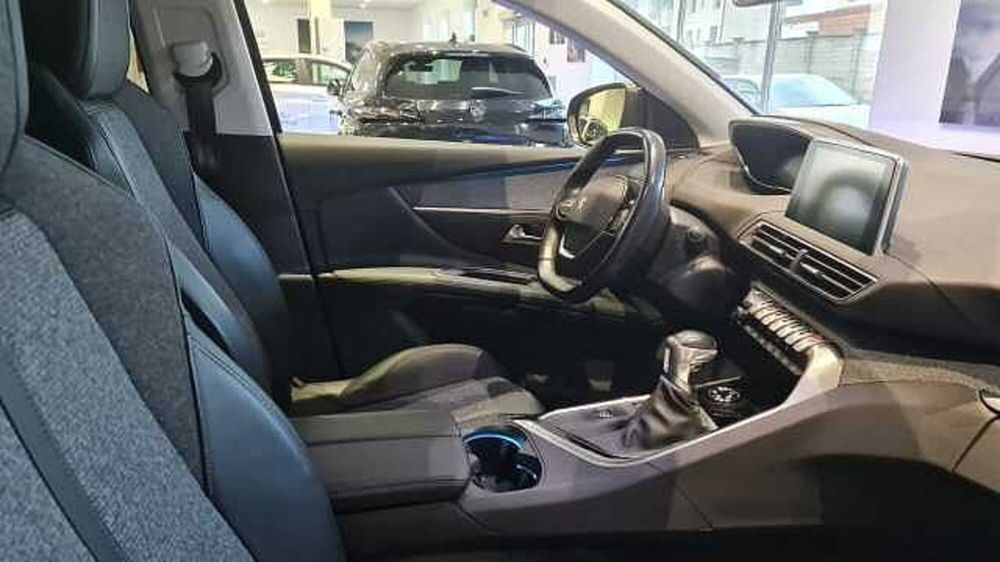 Peugeot 3008 usata a Milano (9)