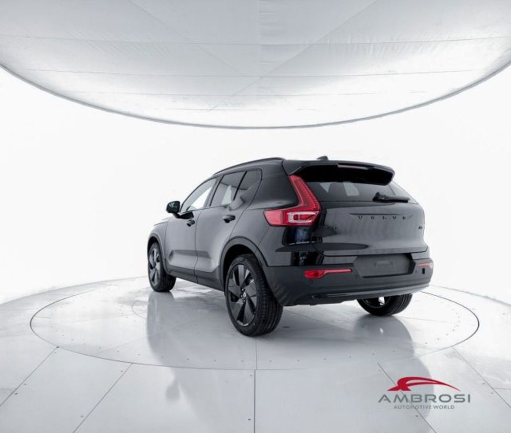 Volvo XC40 2.0 b3 Plus Black Edition auto nuova a Corciano (4)