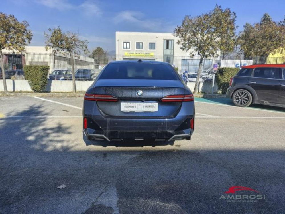 BMW i5 Touring nuova a Perugia (5)