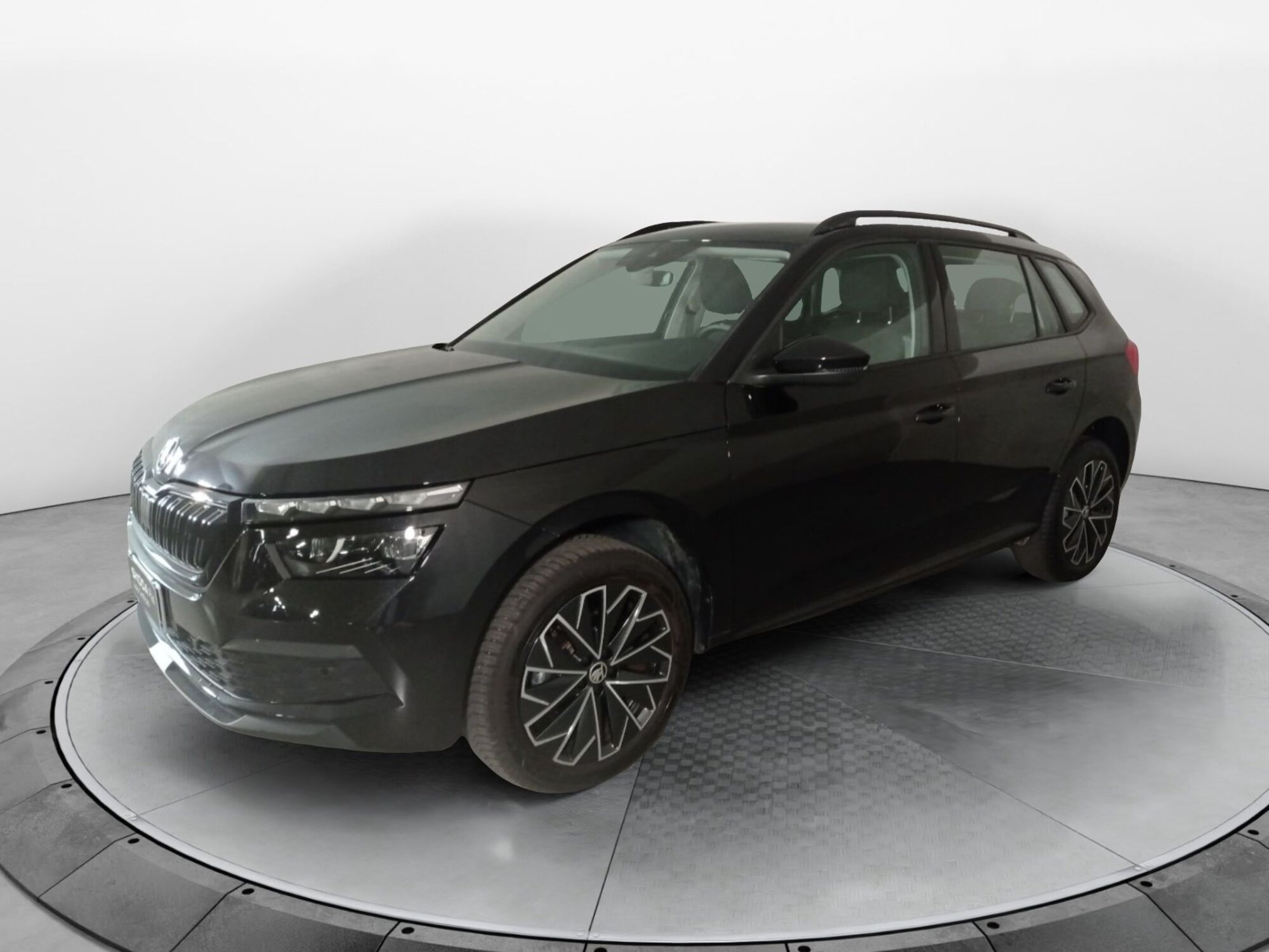 Skoda Kamiq 1.0 tsi Black Dots 95cv del 2023 usata a Carnago