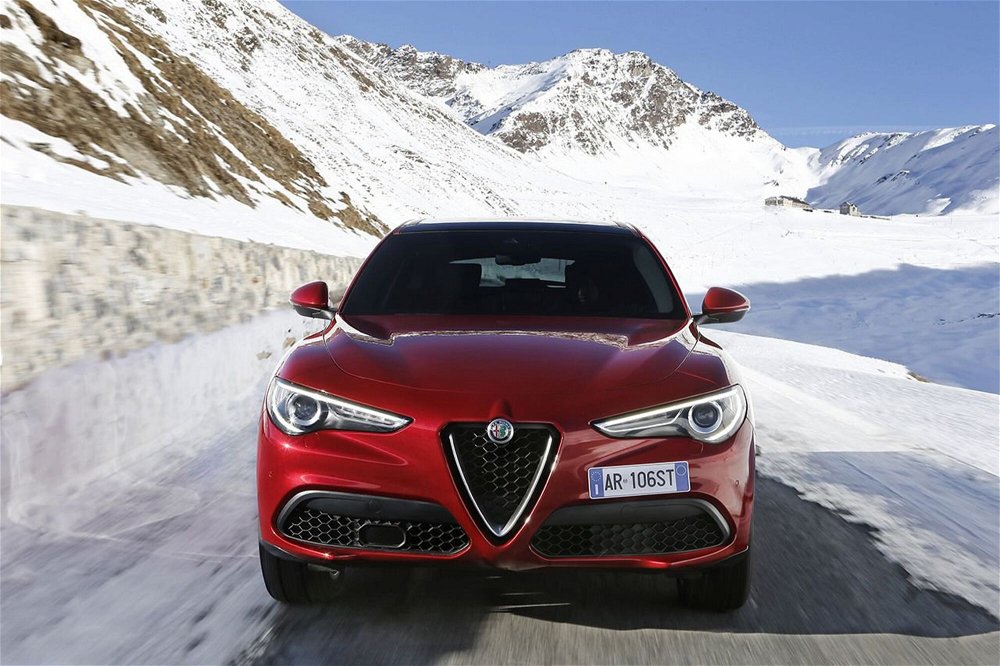 Alfa Romeo Stelvio Stelvio 2.2 Turbodiesel 190 CV AT8 Q4 Executive  del 2019 usata a Teramo (4)