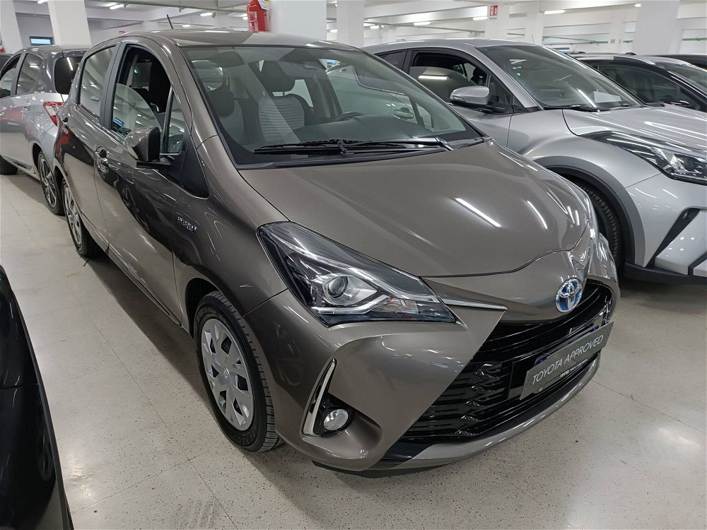Toyota Yaris 1.5 Hybrid 5 porte Active  del 2019 usata a Salerno (2)