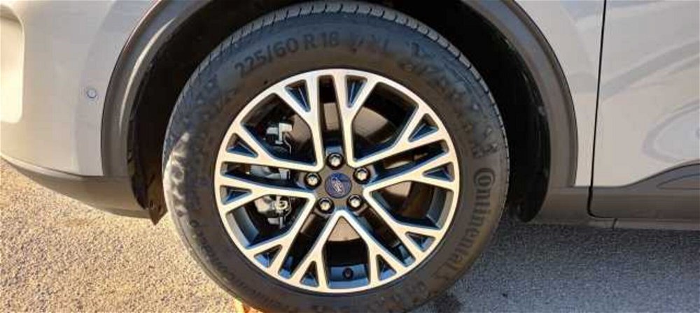 Ford Kuga 2.5 Plug In Hybrid 225 CV CVT 2WD Titanium  del 2020 usata a Poggibonsi (5)