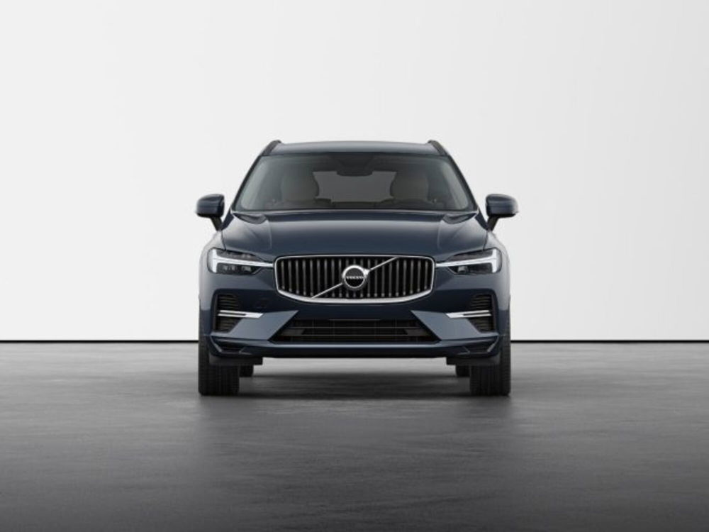 Volvo XC60 nuova a Modena (7)