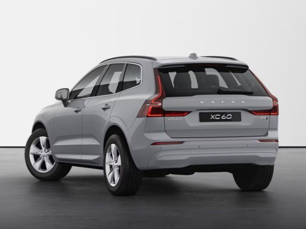 Volvo XC60 B5 AWD automatico Ultimate Bright nuova a Modena (4)