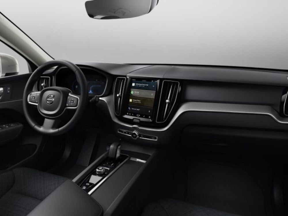 Volvo XC60 nuova a Modena (9)