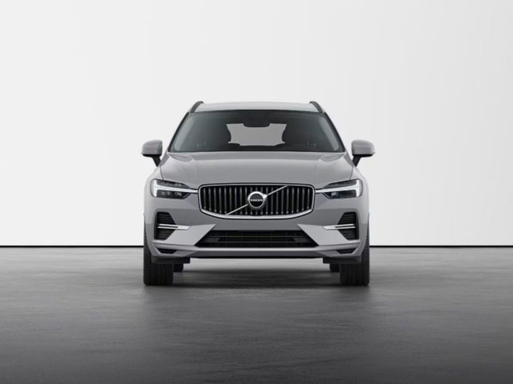 Volvo XC60 nuova a Modena (7)