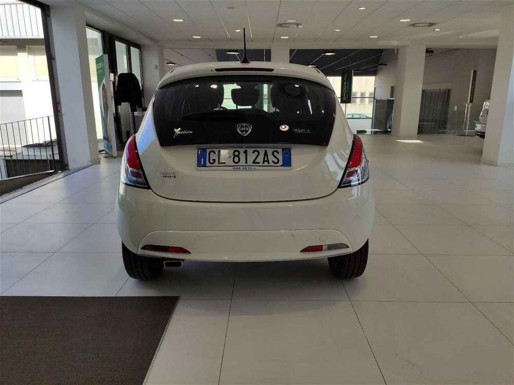 Lancia Ypsilon 1.0 FireFly 5 porte S&S Hybrid Ecochic Gold  del 2022 usata a Arezzo (4)