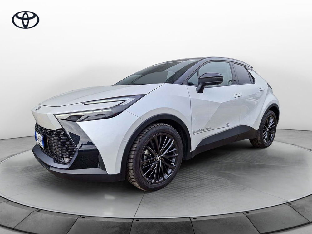 Toyota Toyota C-HR nuova a Cremona