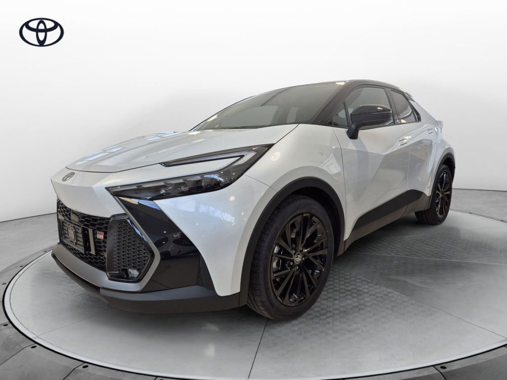 Toyota Toyota C-HR nuova a Cremona