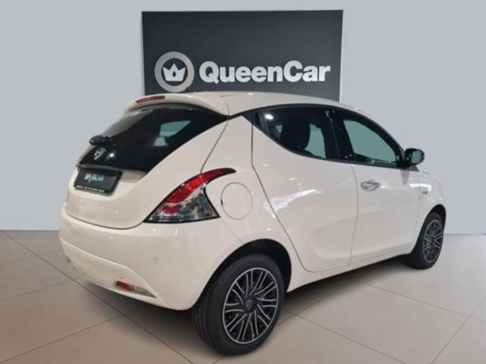 Lancia Ypsilon usata a Torino (18)