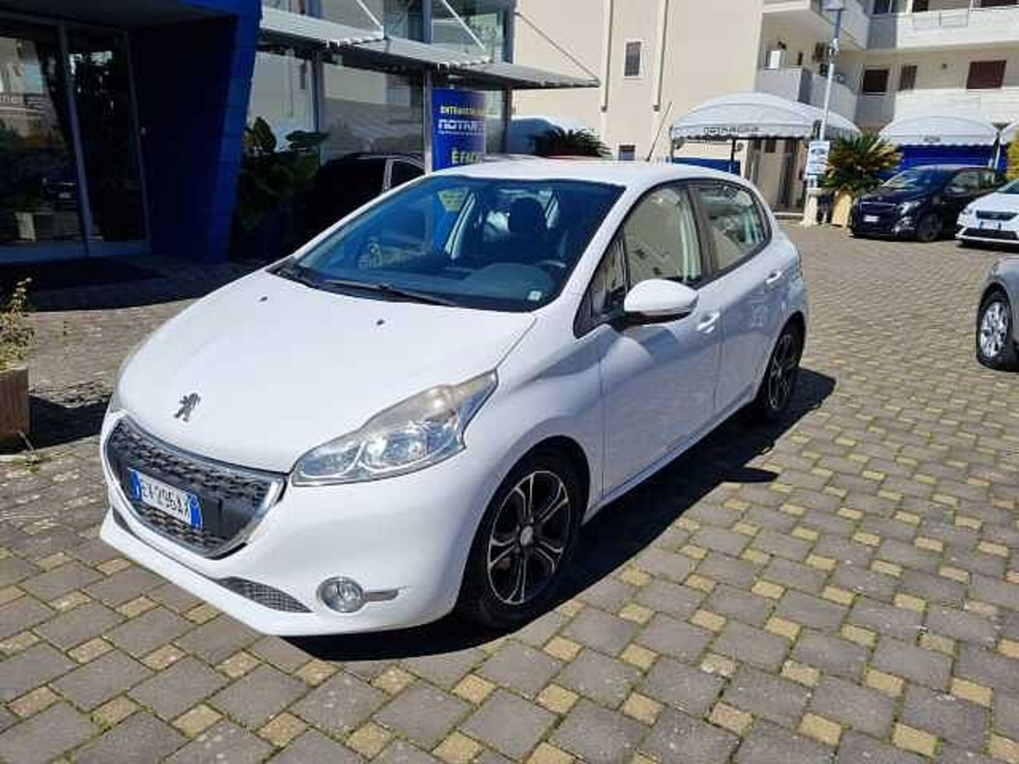 Peugeot 208 VTi 95 CV 5p. GPL Allure del 2014 usata a Monopoli