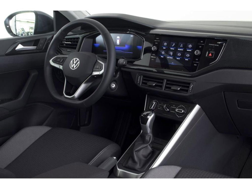 Volkswagen Taigo nuova a Novara (6)