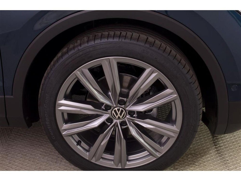 Volkswagen Tiguan 2.0 TDI 150 CV SCR DSG 4MOTION Elegance nuova a Paruzzaro (3)