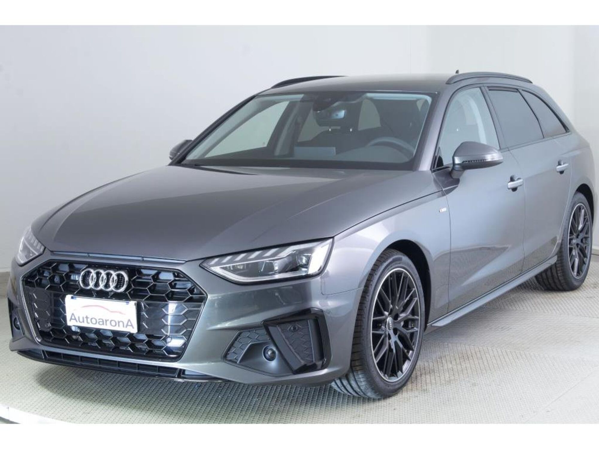 Audi A4 Avant 40 TDI quattro S tronic S line edition  nuova a Paruzzaro