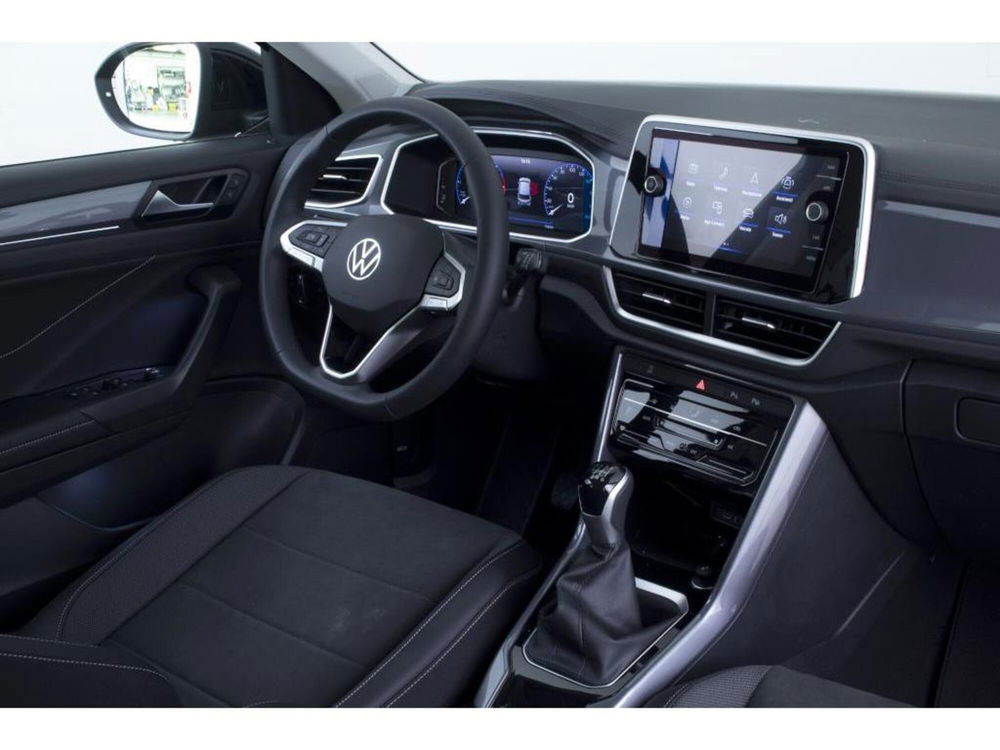 Volkswagen T-Roc nuova a Novara (6)