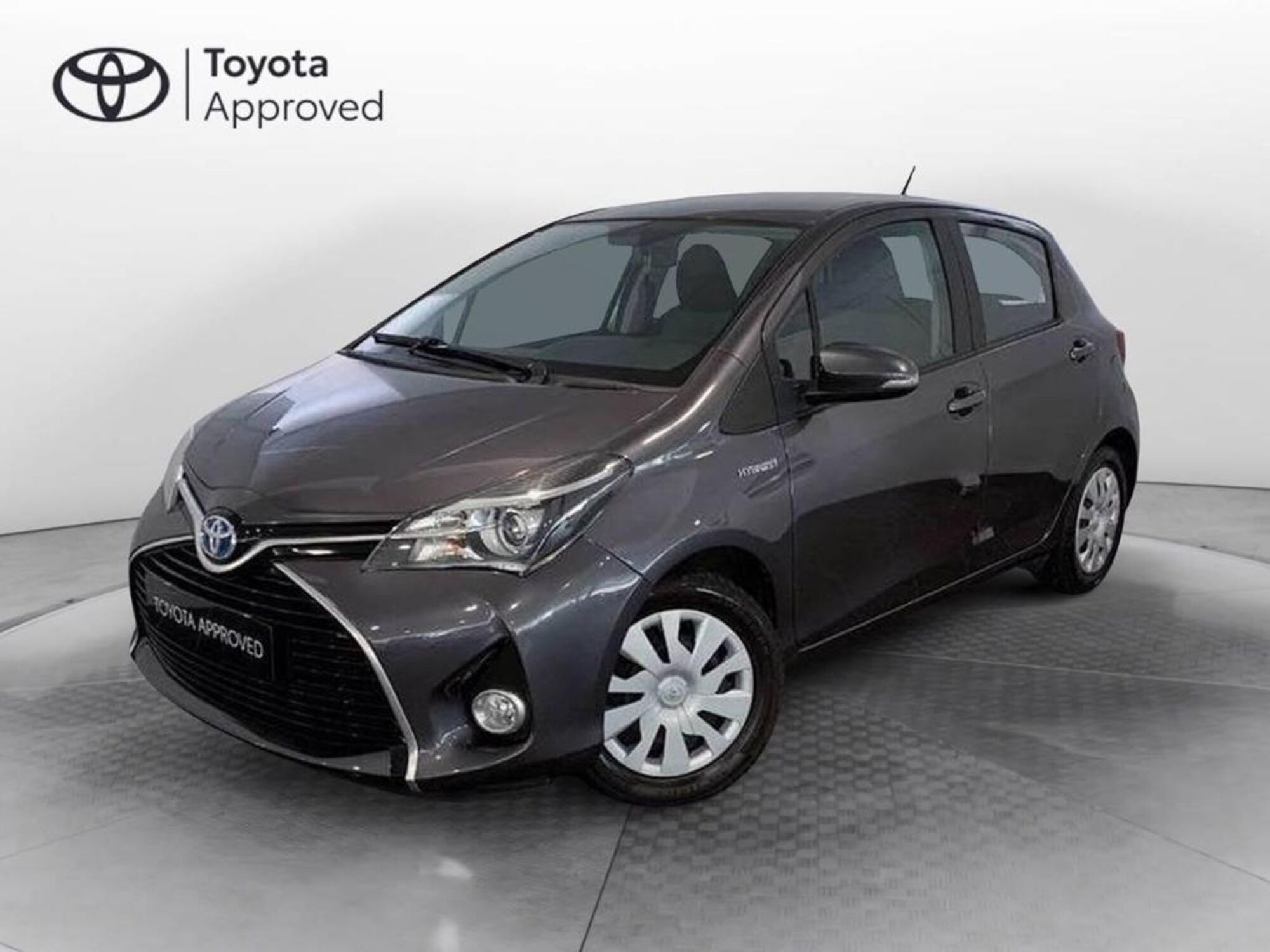 Toyota Yaris 1.5 Hybrid 5 porte Lounge del 2017 usata a Torino