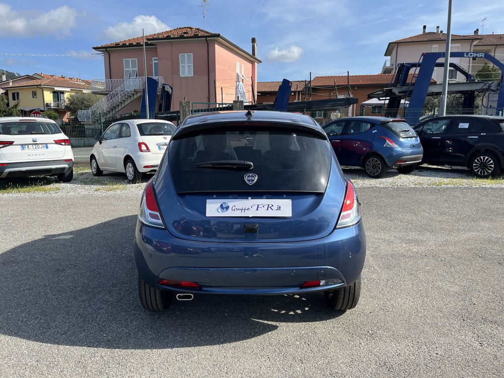 Lancia Ypsilon nuova a La Spezia (6)