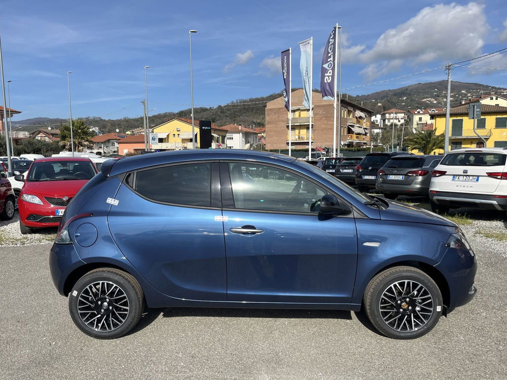 Lancia Ypsilon nuova a La Spezia (8)