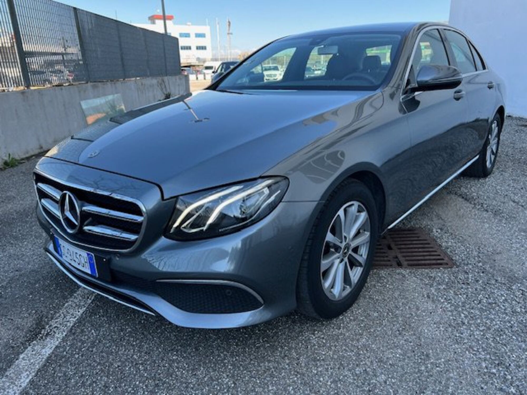 Mercedes-Benz Classe E 220 d 4Matic Auto Business Sport  del 2020 usata a Rende