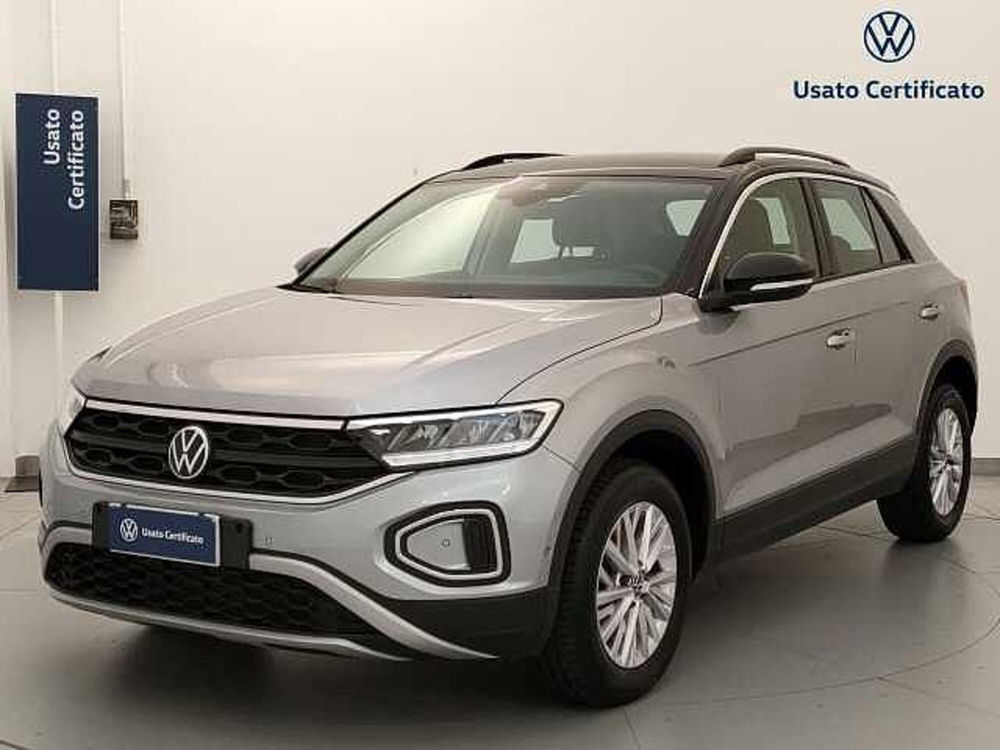 Volkswagen T-Roc 2.0 tdi Life 115cv del 2023 usata a Busto Arsizio