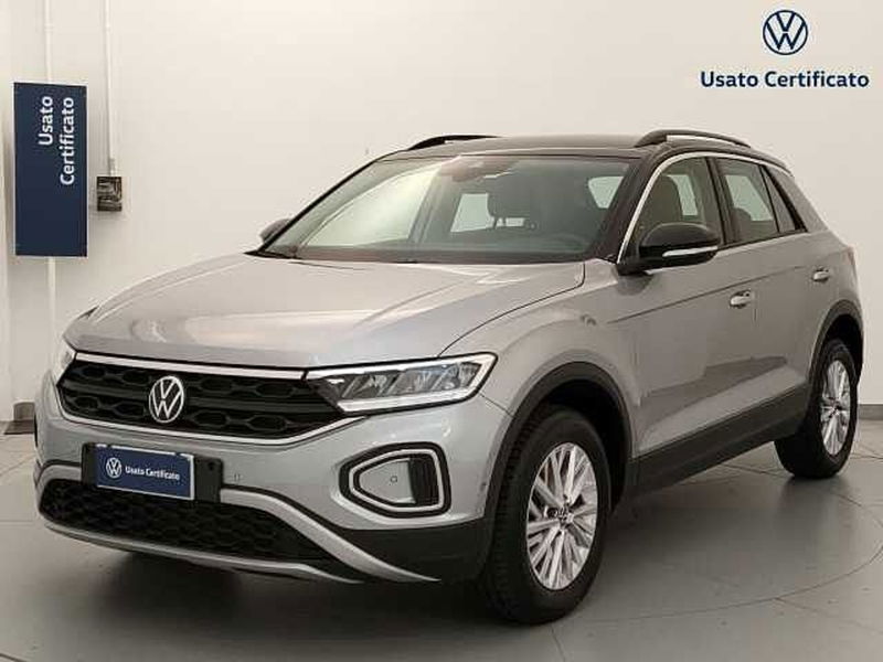 Volkswagen T-Roc 2.0 tdi Life 115cv del 2023 usata a Busto Arsizio